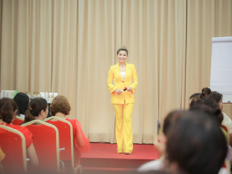 nu-doanh-nhan-vi-dam-me-lam-dep-ma-kinh-doanh-my-pham